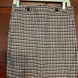 Loft size 2 hournds tooth pencil skirt